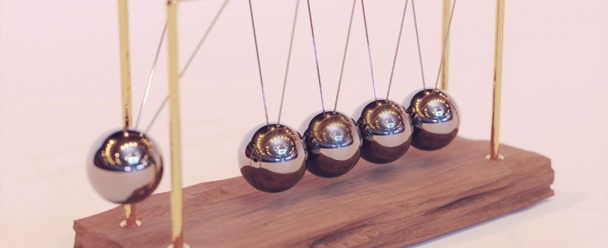 Image of pendulum desk toy